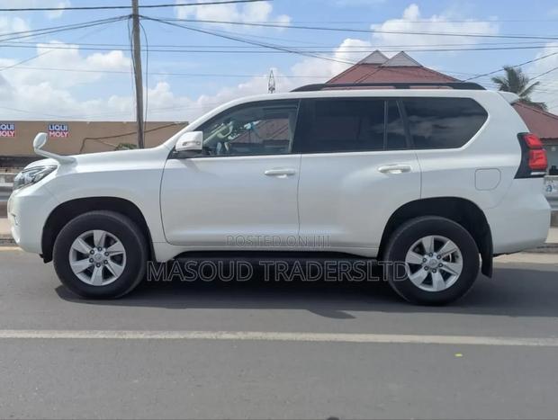 Toyota Land Cruiser Prado 4.0 Petrol TX 2021 White
