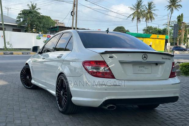 Mercedes-Benz C-Class 2009 White
