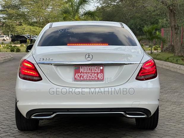 Mercedes-Benz C200 2015 White