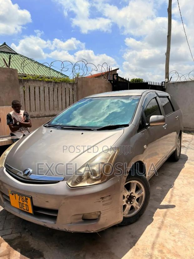 Toyota Wish 2005 Silver