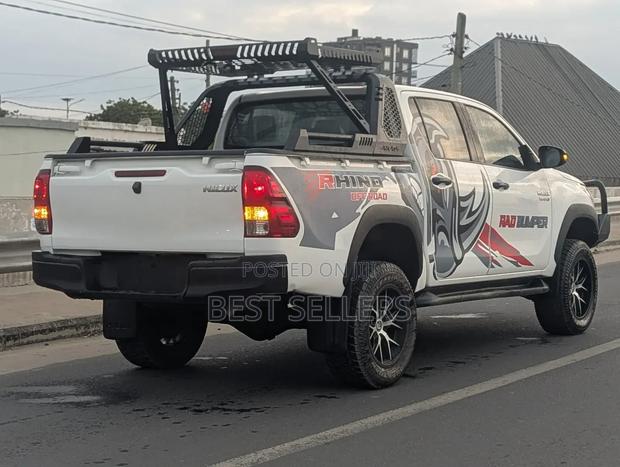 Toyota Hilux 2018 White