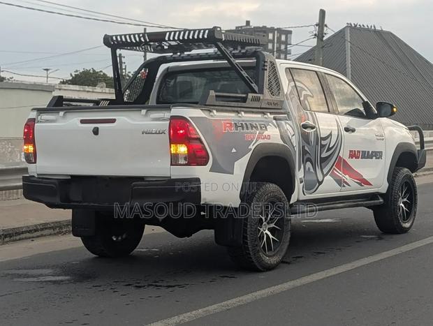 Toyota Hilux 2018 White