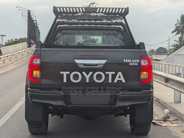 Toyota Hilux 2019 Black