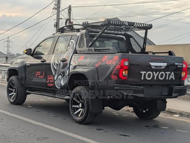 Toyota Hilux 2019 Black