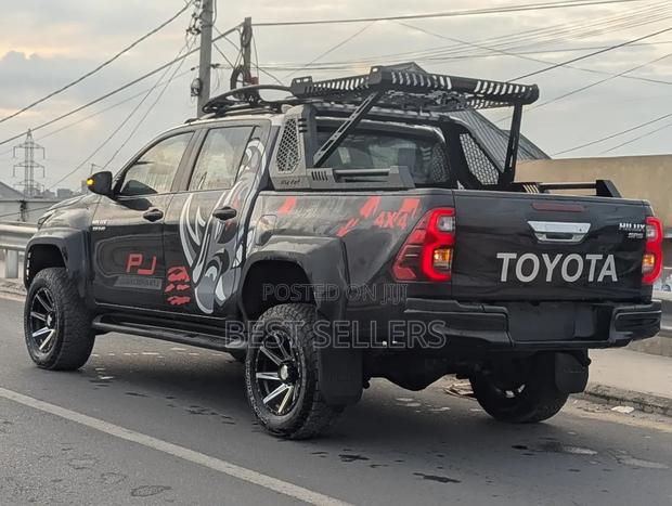 Toyota Hilux 2019 Black