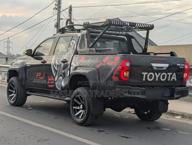 Toyota Hilux 2019 Black