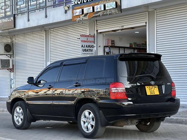 Toyota Kluger 2002 Black