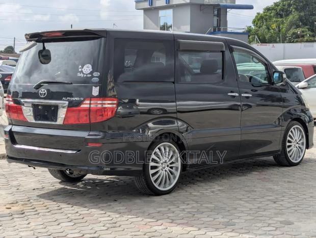 Toyota Alphard 2.4 Petrol AWD 2005 Black