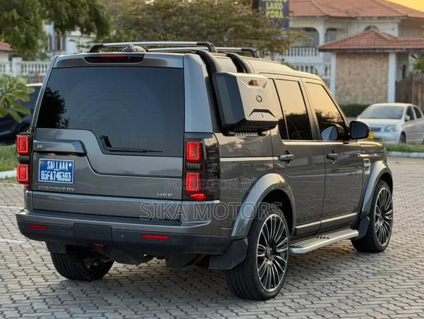 Land Rover Discovery 2015 Gray