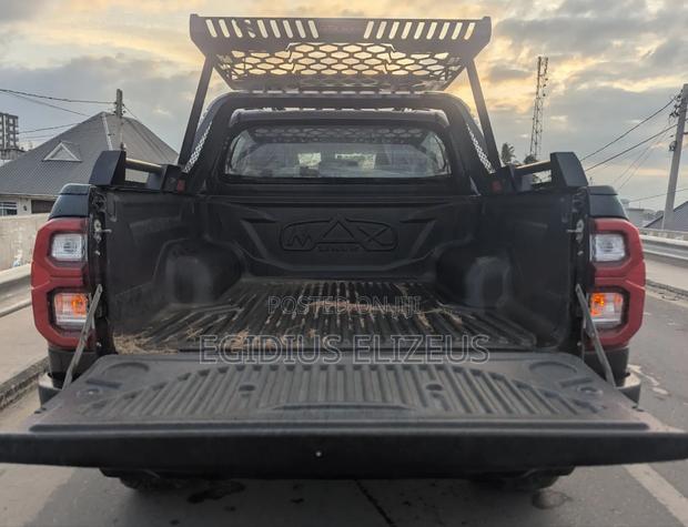 Toyota Hilux 2019 Black