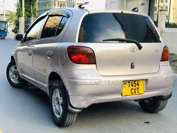 Toyota Vitz 2003 Pink