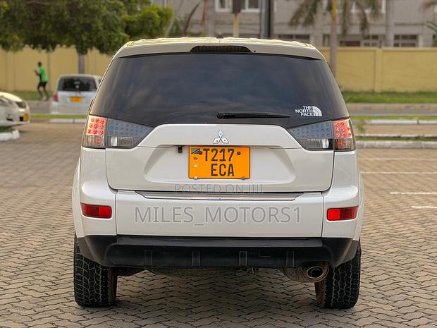 Mitsubishi Outlander 2006 White