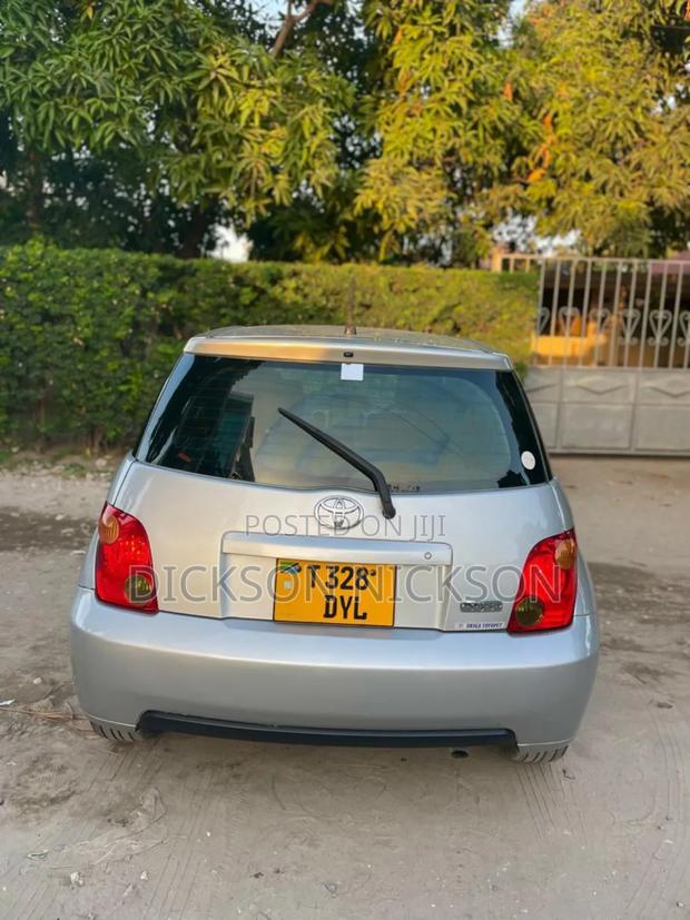Toyota IST 2003 Gray