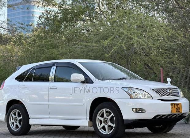 Toyota Harrier 2005 White