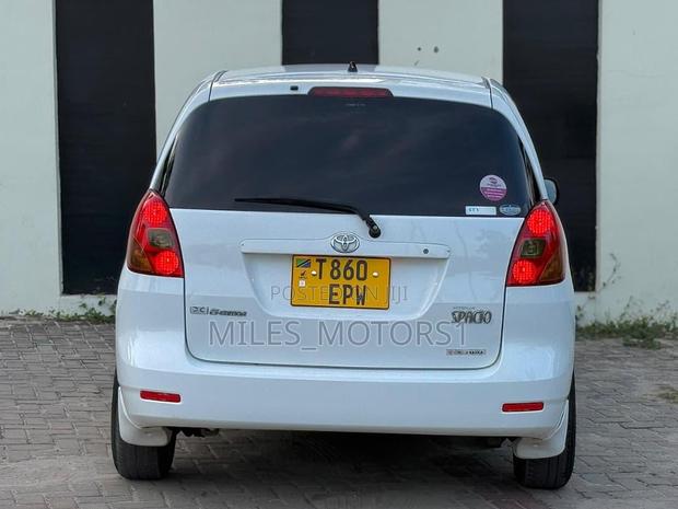 Toyota Corolla Spacio 2004 White