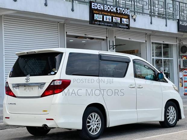 Toyota Alphard 2010 White