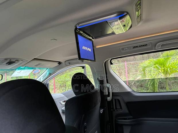 Toyota Alphard 2010 White