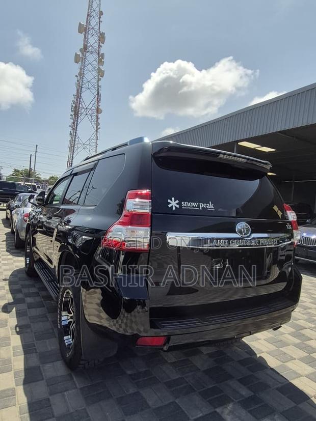 Toyota Land Cruiser Prado 2.8 2017 Black