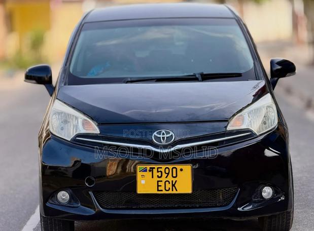 Toyota Ractis 2012 Black