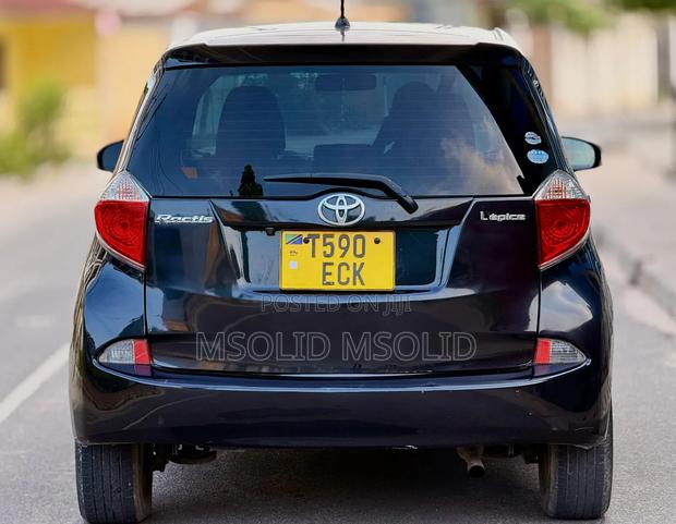 Toyota Ractis 2012 Black