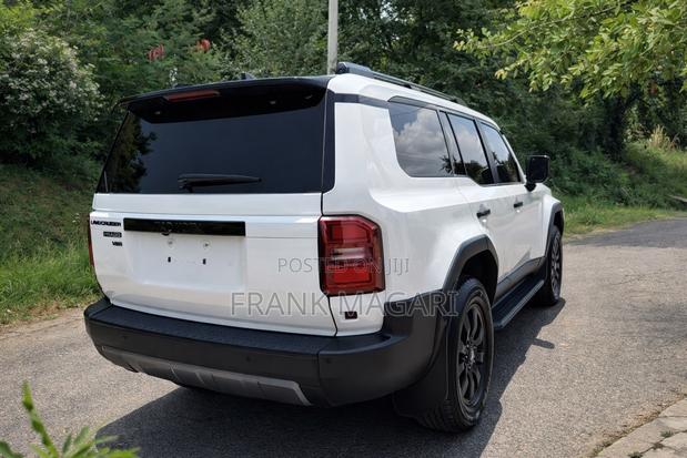 Toyota Land Cruiser Prado 2.8 2024 White