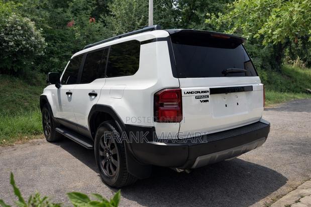 Toyota Land Cruiser Prado 2.8 2024 White