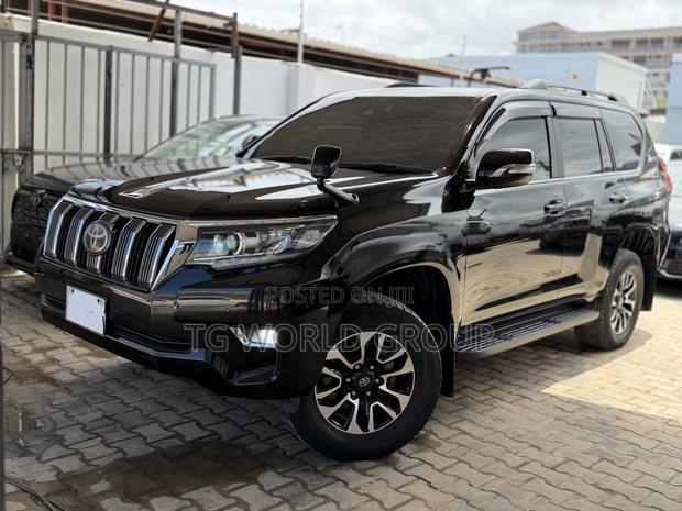 Toyota Land Cruiser Prado 2.8 2022 Black