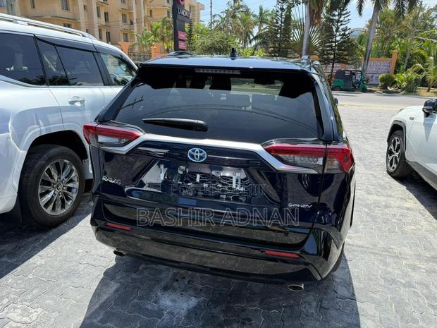 Toyota RAV4 2024 Blue
