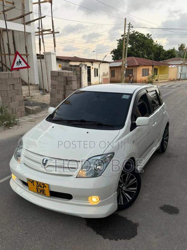 Toyota IST 2004 Pearl