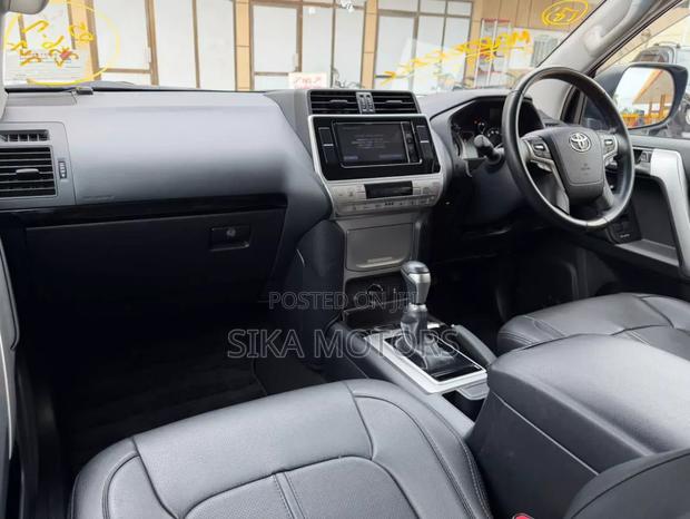 Toyota Land Cruiser Prado 2.7 2021 Black
