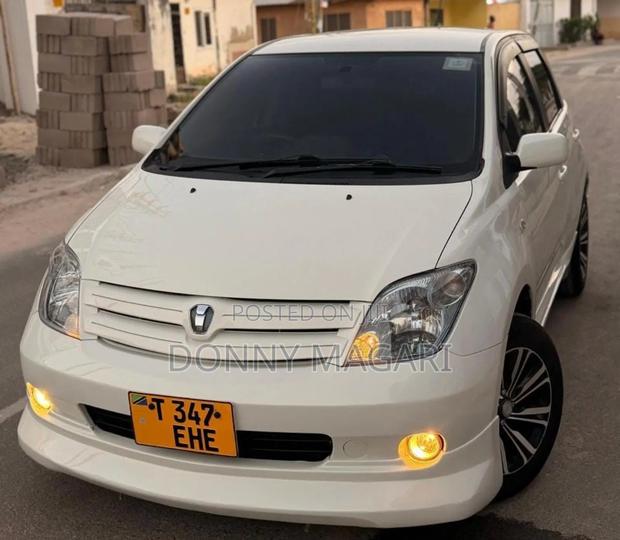 Toyota IST 2006 White
