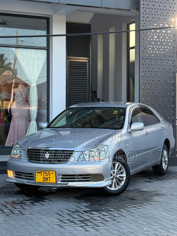 Toyota Crown Royale 2005 Silver