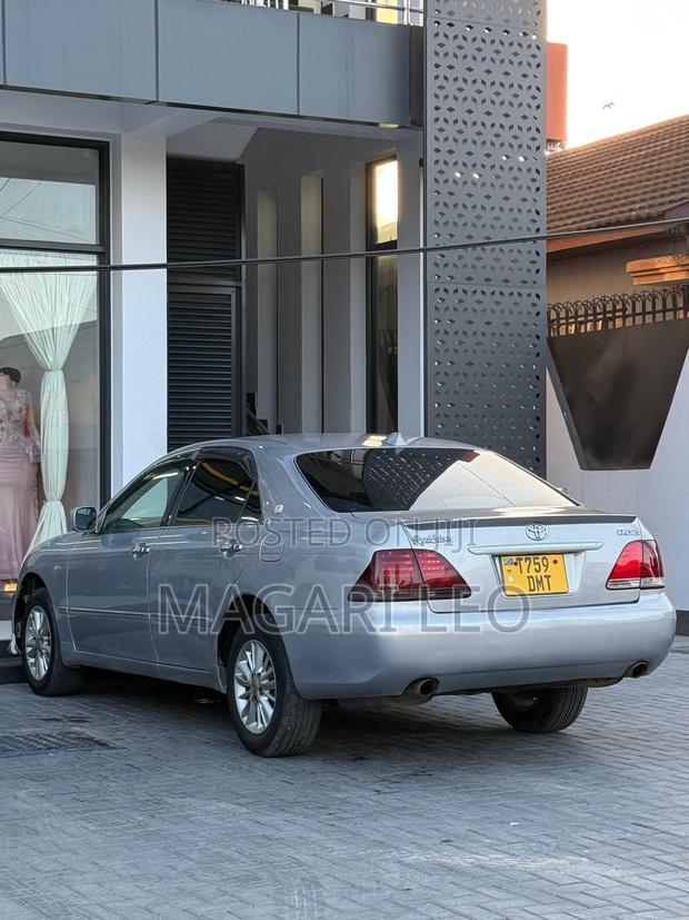 Toyota Crown Royale 2005 Silver