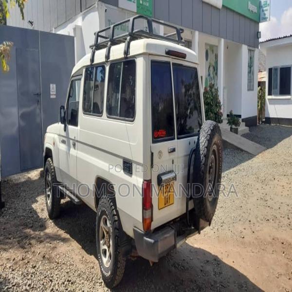 Toyota Land Cruiser 2014 White