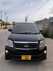 Toyota Noah 2.0 AWD (8 Seater) 2005 Black for sale