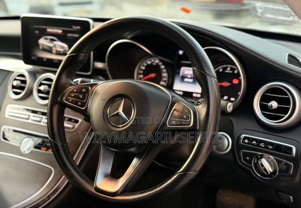 Mercedes-Benz C200 2015 Off white