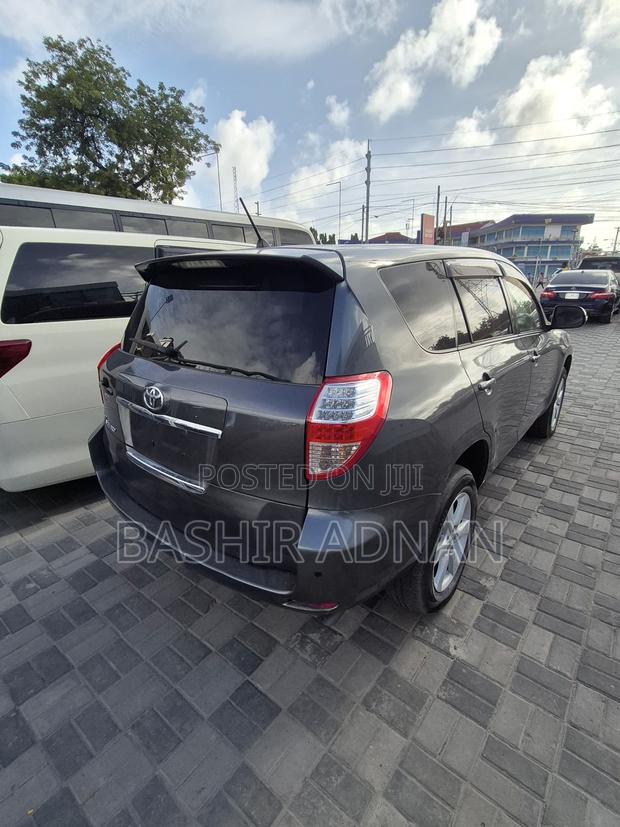 Toyota Vanguard 2009 Gray