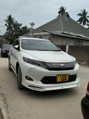 Toyota Harrier 2016 White for sale