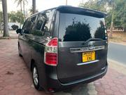 Toyota Noah 2.0 143hp AWD (7 Seater) 2010 Gray for sale