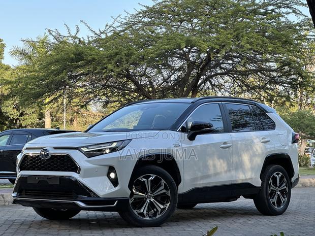 Toyota RAV4 2024 White