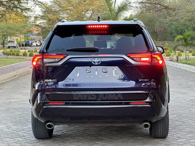 Toyota RAV4 2024 Blue