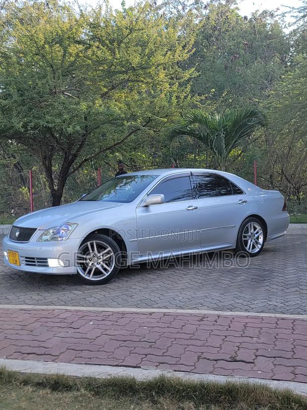 Toyota Crown Royale 2005 Silver
