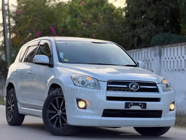 Toyota RAV4 2.4 2008 White