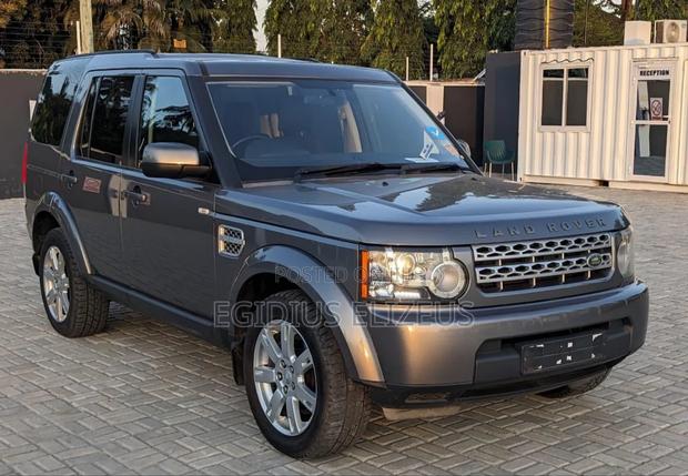 Land Rover Discovery 2013 Gray