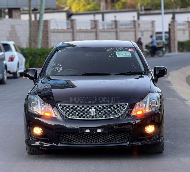 Toyota Crown 2009 Black