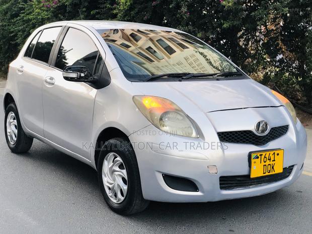 Toyota Vitz 2006 Pink