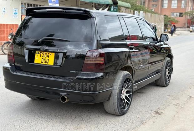Toyota Kluger 2003 Black