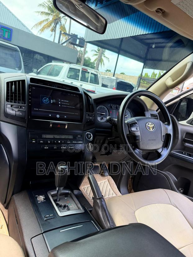 Toyota Land Cruiser 4.5 V8 TD STD 2010 Gold