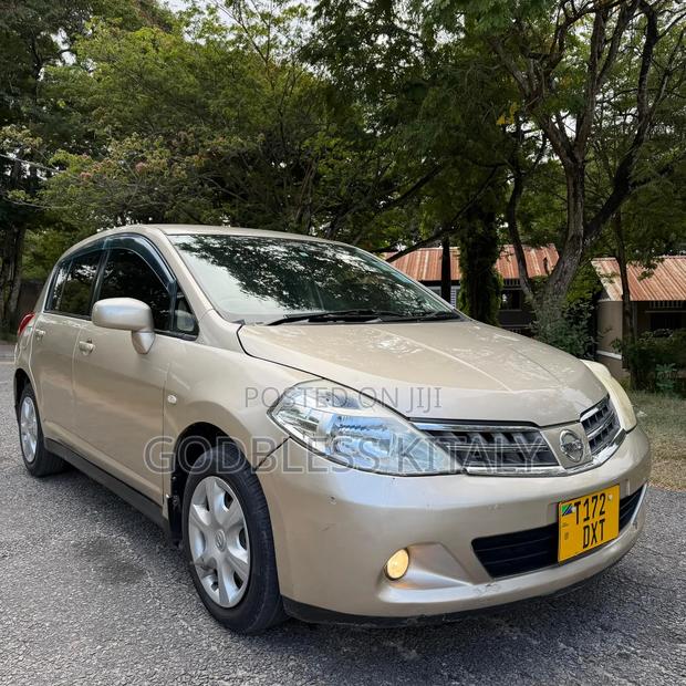 Nissan Tiida 1.5L 16V 2010 Gold