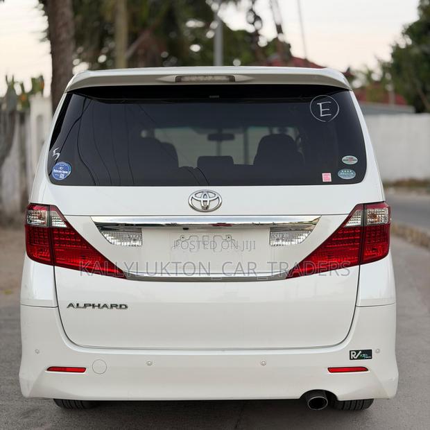 Toyota Alphard 2009 White
